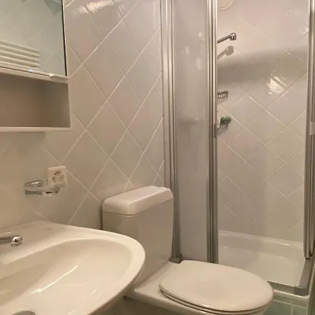 Clarmont 122 Appartement *