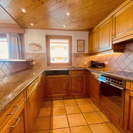 Clarmont 122 Apartment